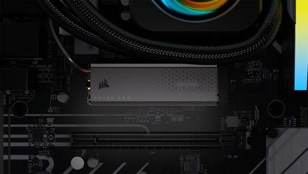 Corsair MP700 PRO PCIe Gen. 5 x4 M.2 NVMe SSD 1TB with Cooler; 11,700MB/s / 9,600MB/s; 700TBW|CSSD-F1000GBMP700PRO - 画像 (7)